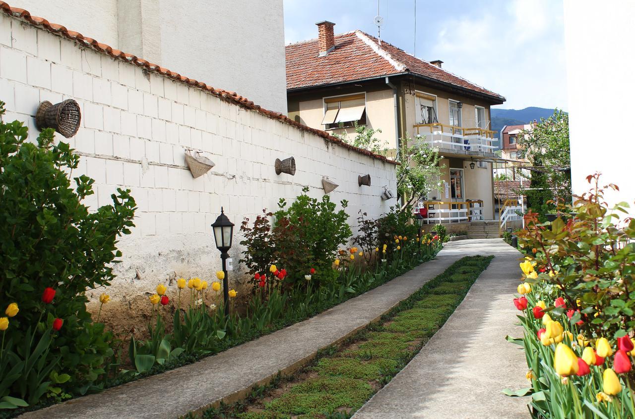 Sarac Hostel Peje Extérieur photo