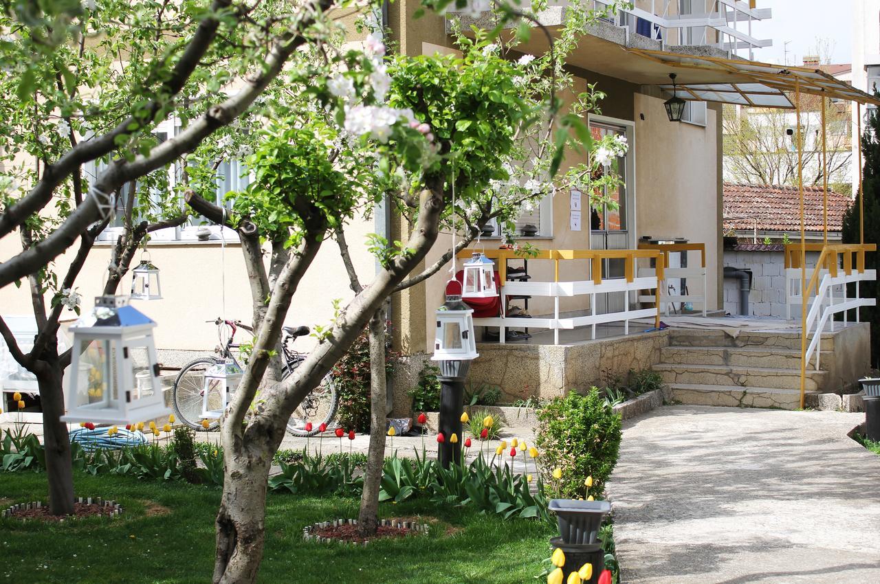 Sarac Hostel Peje Extérieur photo