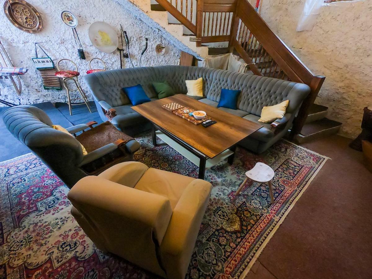 Sarac Hostel Peje Extérieur photo