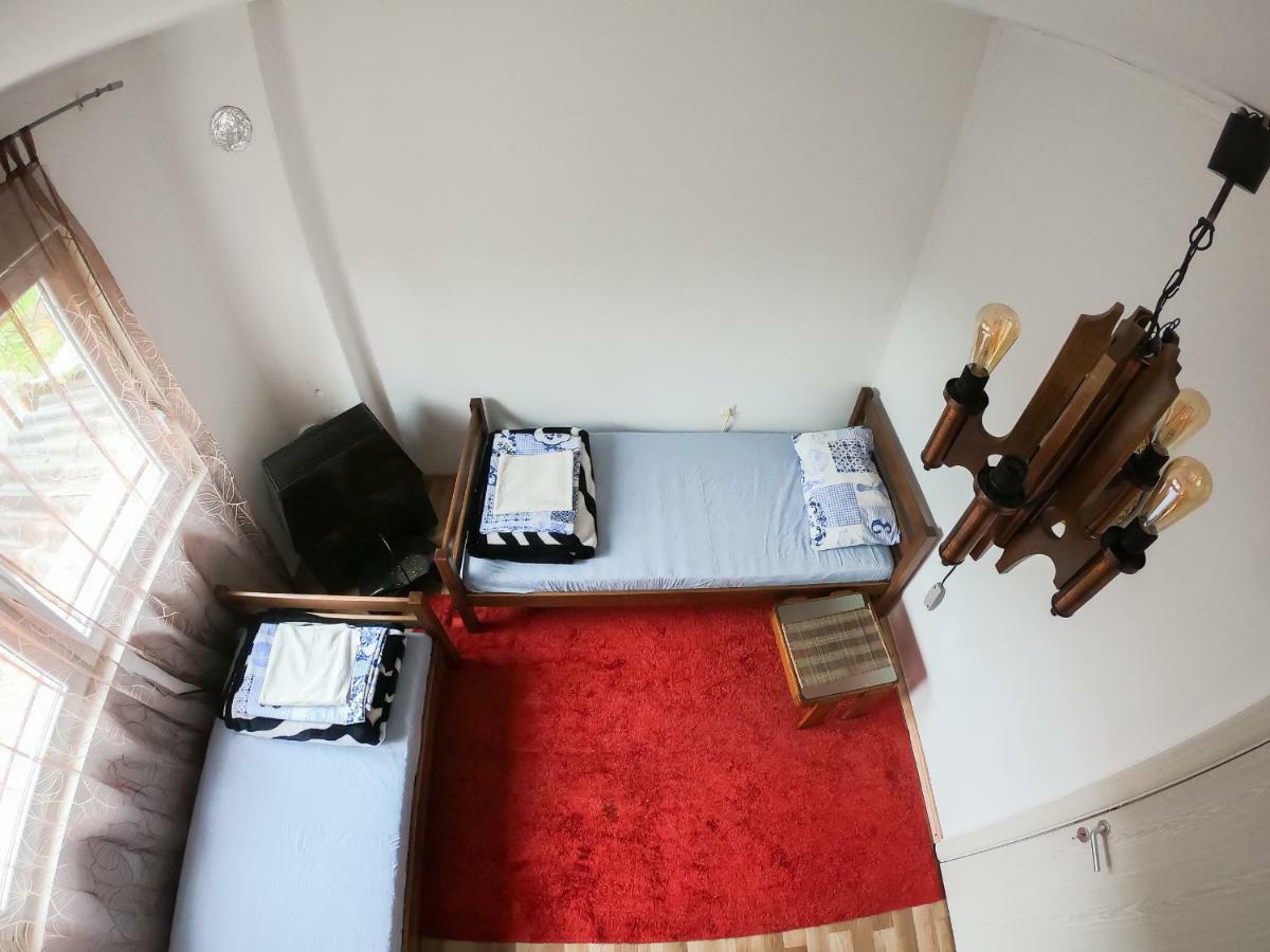 Sarac Hostel Peje Extérieur photo